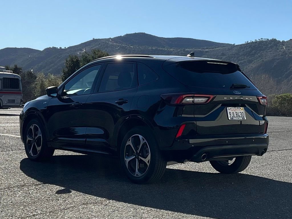 Certified 2024 Ford Escape ST-Line Elite w/ Premium Technology Package image 7
