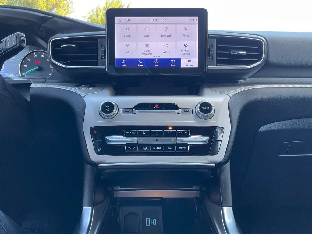 Certified 2024 Ford Explorer XLT w/ Equipment Group 202A image 33