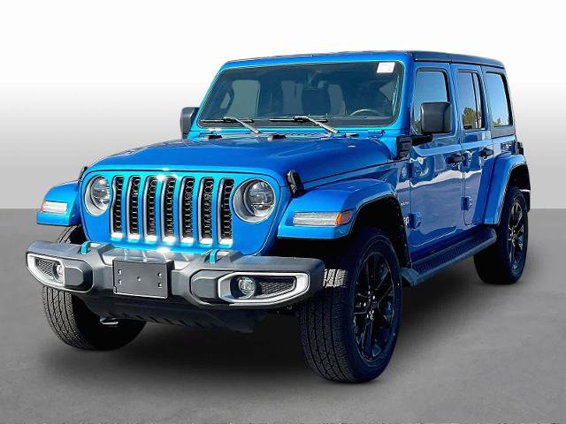 Used 2023 Jeep Wrangler Unlimited Sahara w/ Cold Weather Group AWD/4WD image 3