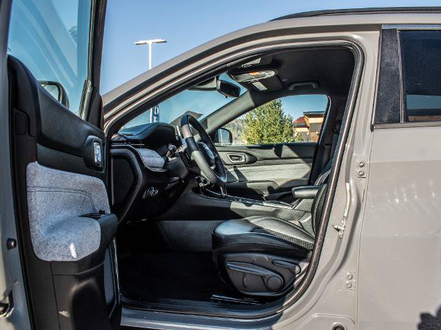 Used 2024 Jeep Compass Latitude AWD/4WD image 18