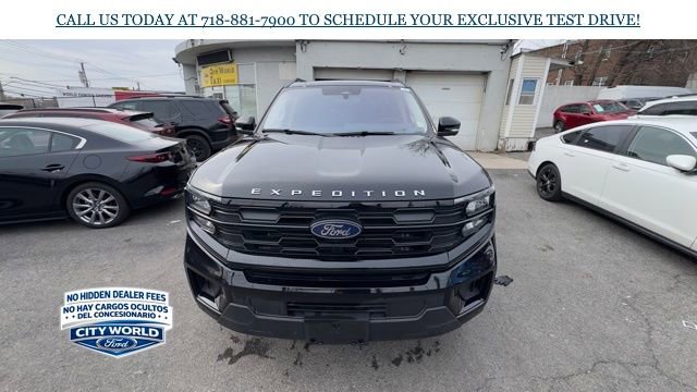 Certified 2025 Ford Expedition Active AWD/4WD image 5