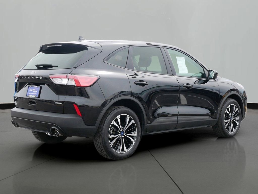 Certified 2022 Ford Escape SE w/ SE Sport Appearance Package image 2