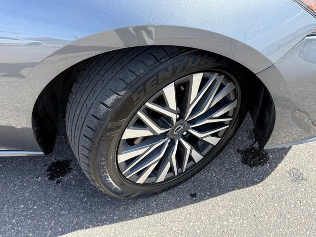 Used 2024 Nissan Altima 2.5 SV image 11