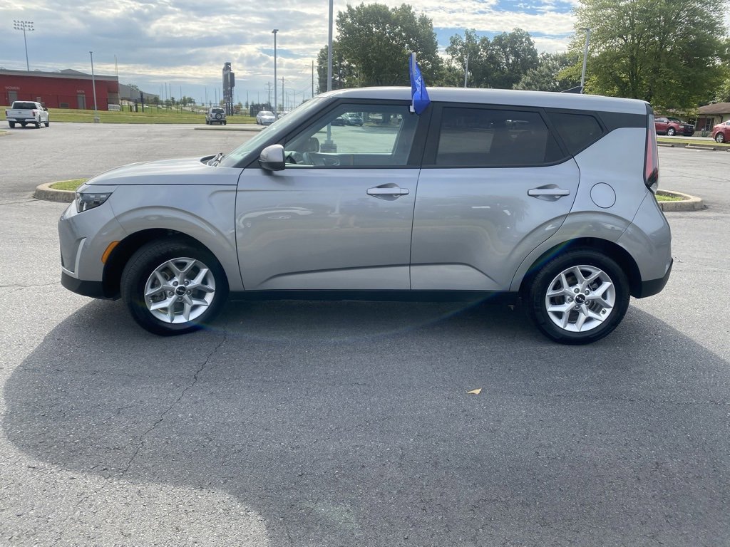 Used 2024 Kia Soul LX w/ Option Group 015 video 2