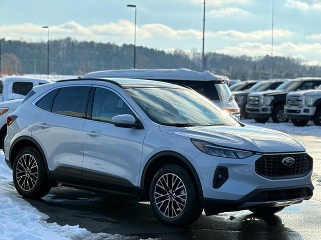 Certified 2025 Ford Escape SE image 36