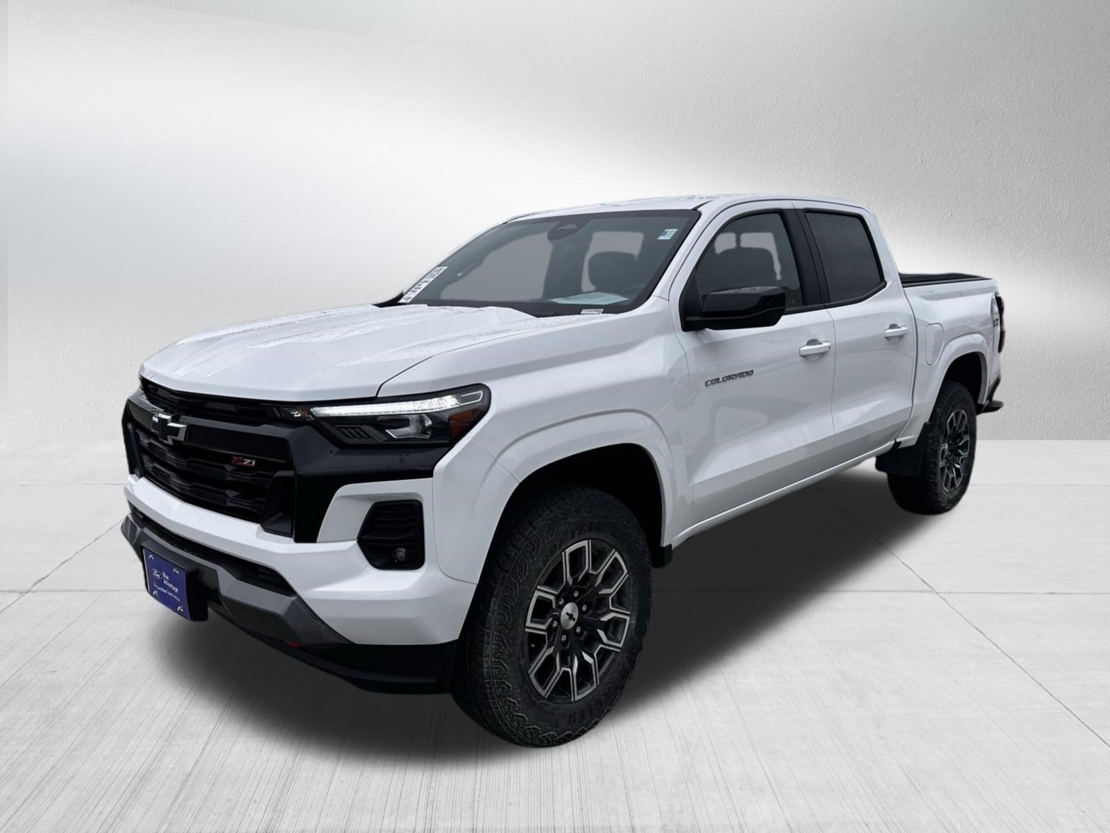 Used 2023 Chevrolet Colorado Z71 w/ Z71 Convenience Package 2 AWD/4WD image 3