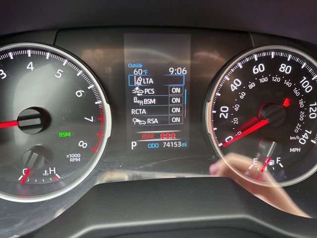 Used 2021 Toyota RAV4 LE image 15