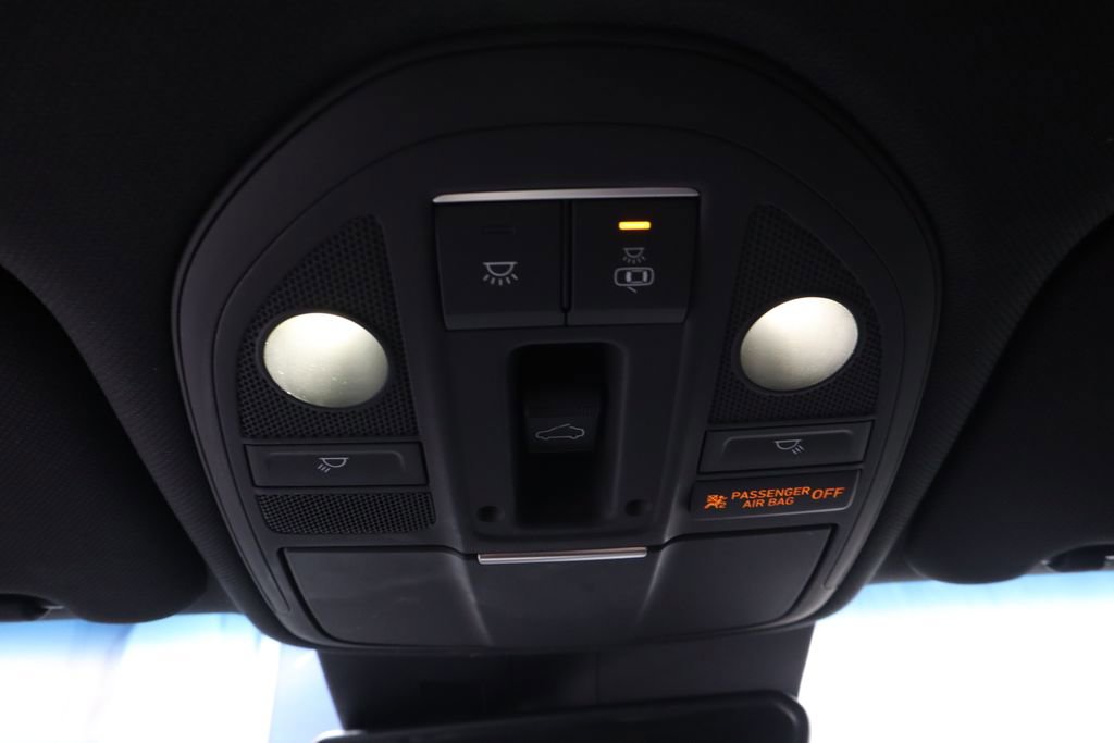 Used 2023 Genesis G70 2.0T w/ Sport Prestige Package image 36