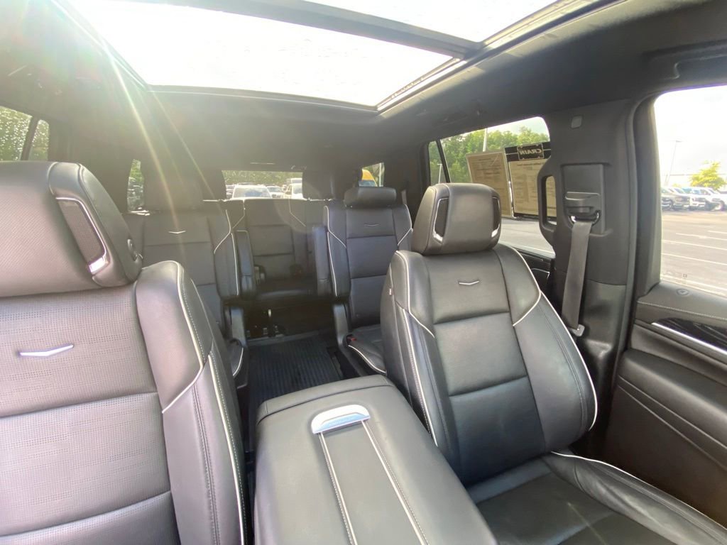 Used 2023 Cadillac Escalade Sport w/ LPO, ONYX Package AWD/4WD image 29