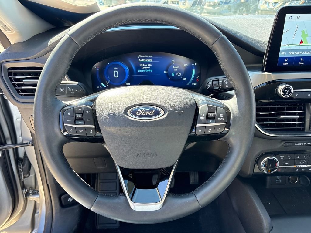 Certified 2022 Ford Escape Titanium image 17