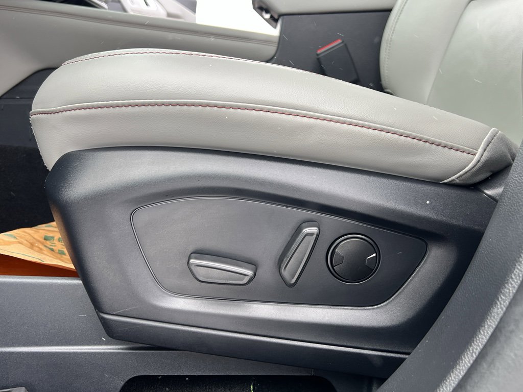 Certified 2025 Ford Explorer Active w/ Active Comfort Package image 15