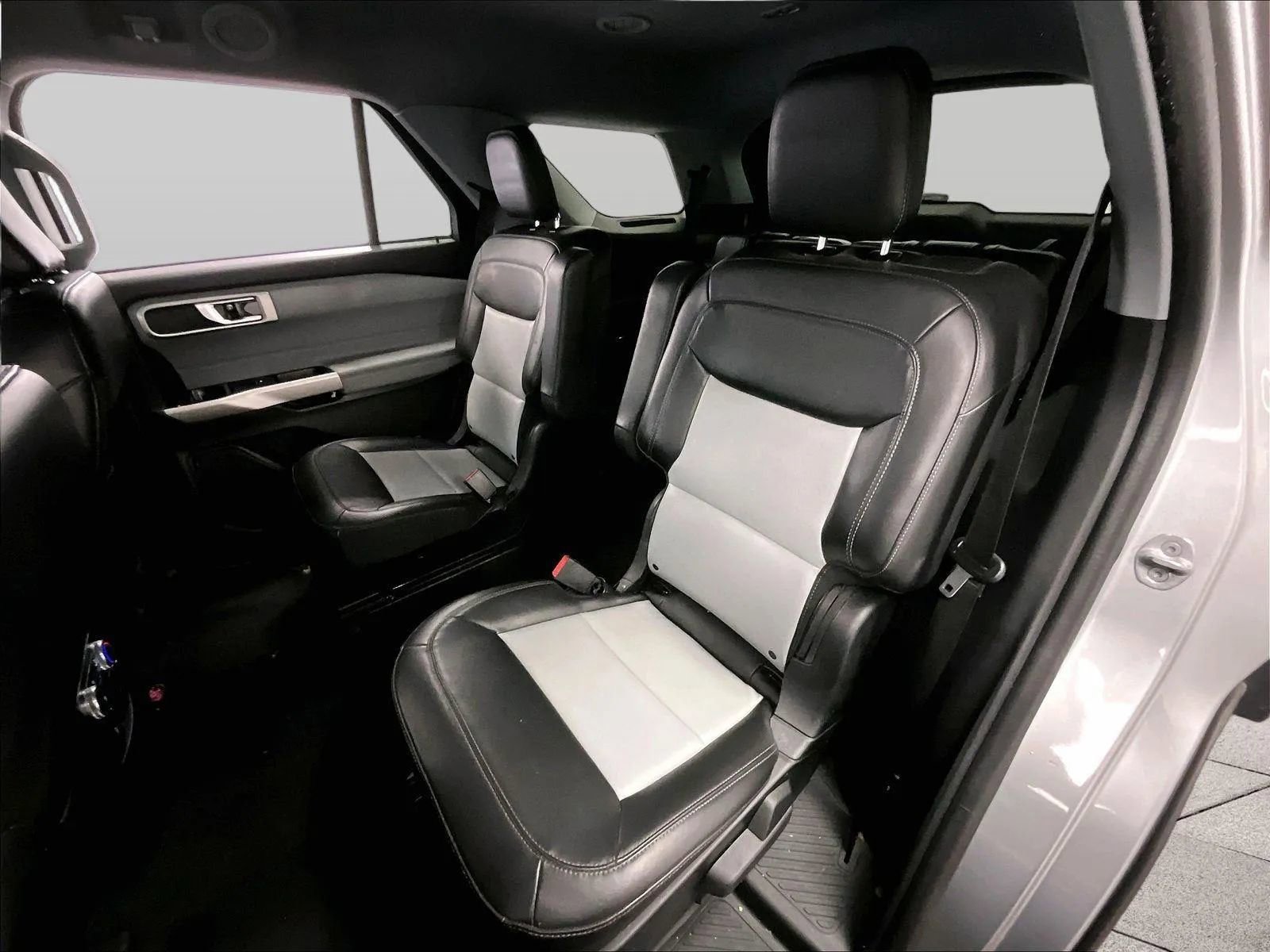 Certified 2023 Ford Explorer XLT w/ Equipment Group 202A image 25