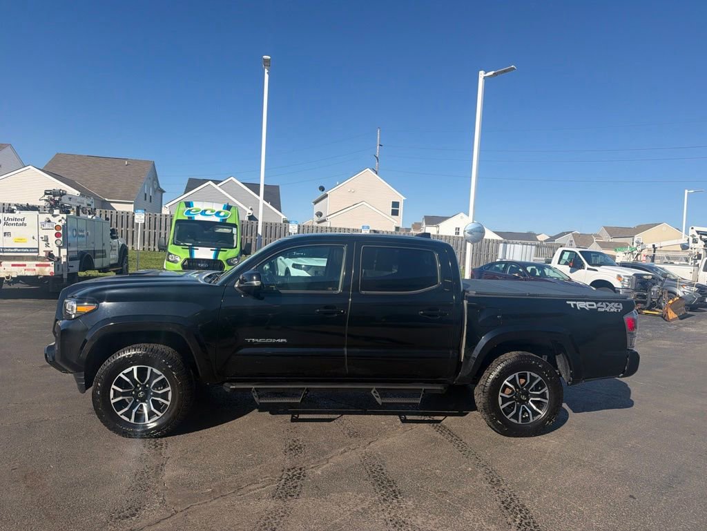 Used 2021 Toyota Tacoma TRD Sport w/ TRD Premium Sport Package AWD/4WD image 4