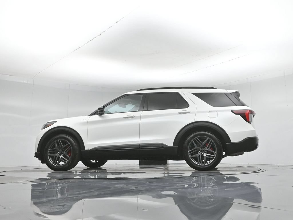 Certified 2025 Ford Explorer ST-Line w/ Premium Package RWD image 56