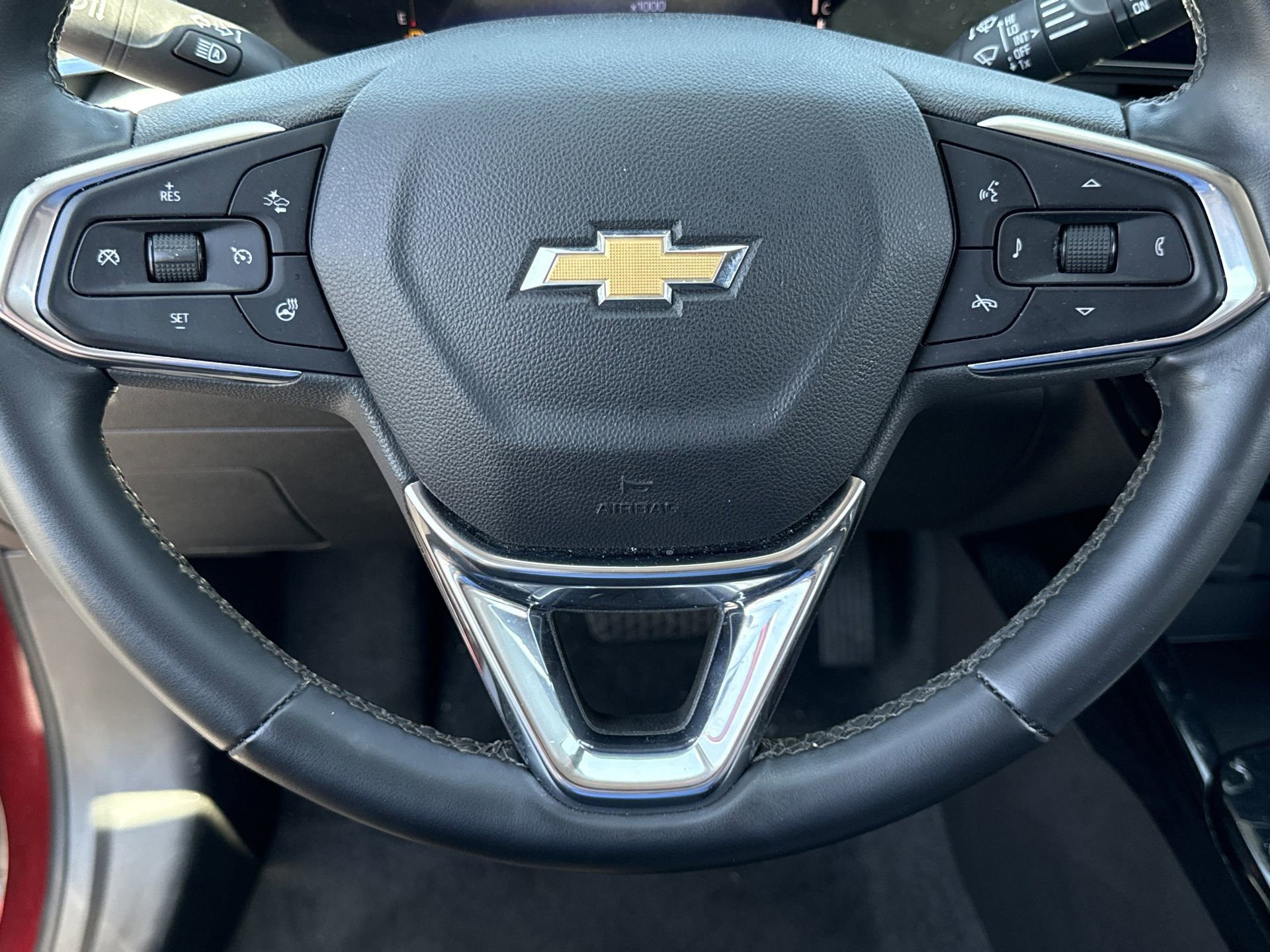 Used 2025 Chevrolet Trax LT w/ LT Convenience Package FWD image 10