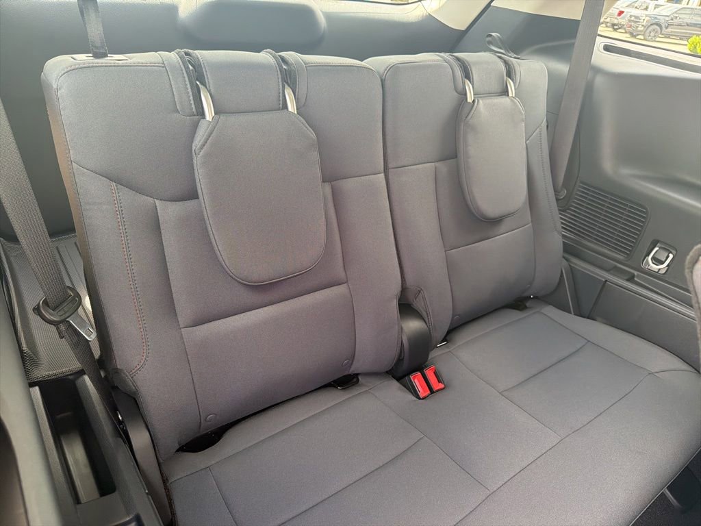 Certified 2025 Ford Explorer Active RWD image 15