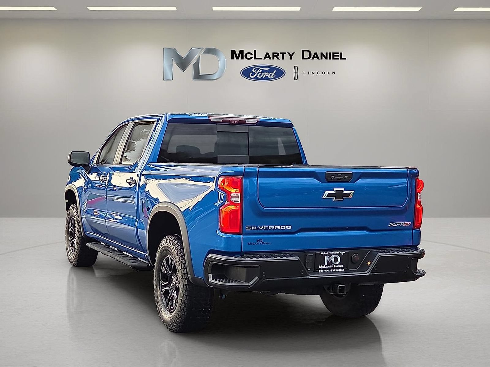 Used 2022 Chevrolet Silverado 1500 ZR2 w/ Technology Package AWD/4WD image 4