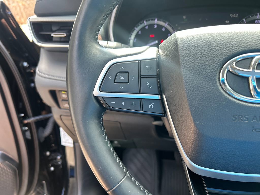 Used 2022 Toyota Highlander Platinum FWD image 23