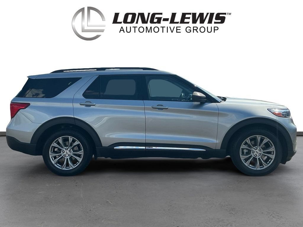 Certified 2022 Ford Explorer XLT w/ Equipment Group 202A RWD image 8