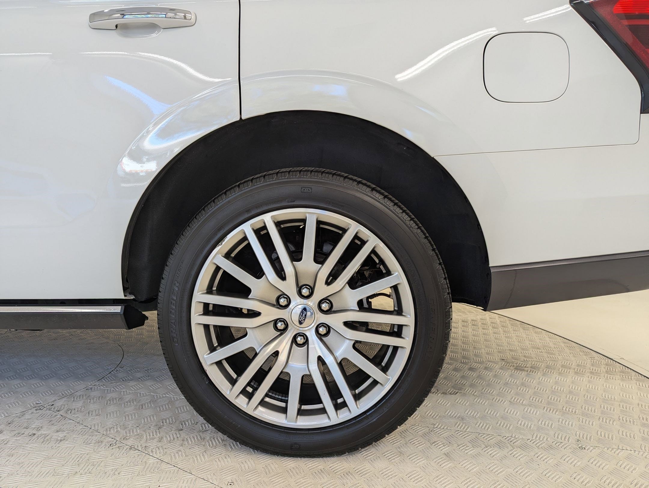 Certified 2023 Ford Expedition Limited image 11