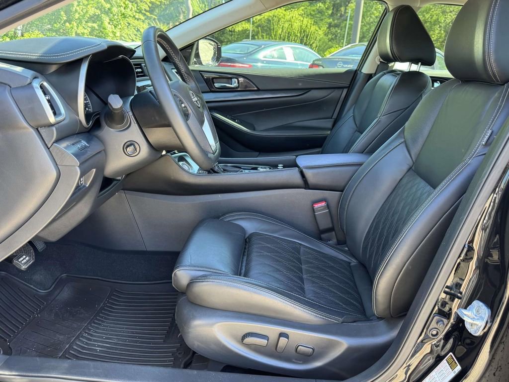 Used 2023 Nissan Maxima Platinum w/ Sport Mat Group FWD image 19