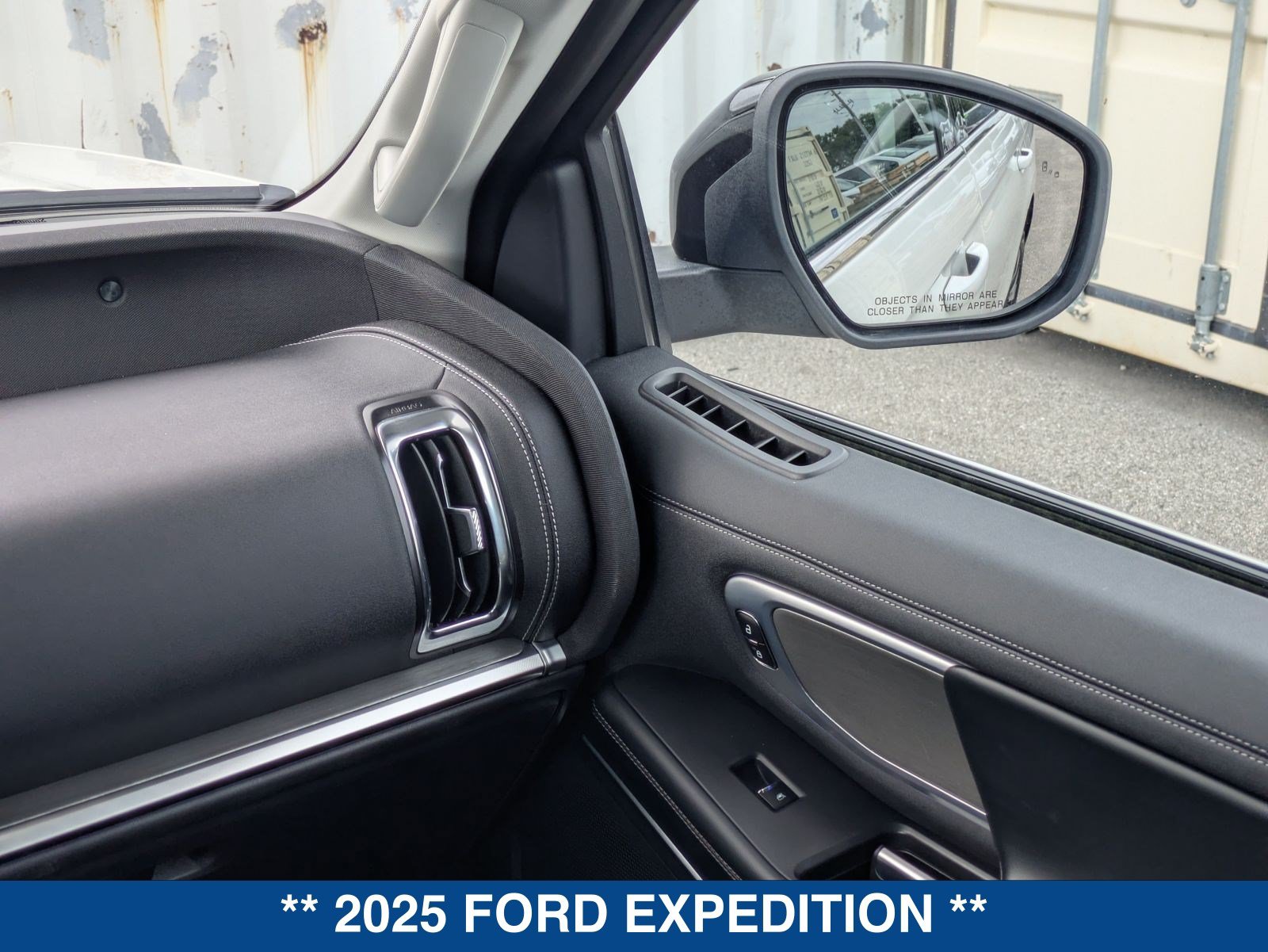 Certified 2025 Ford Expedition Platinum w/ Driver's Package AWD/4WD image 21