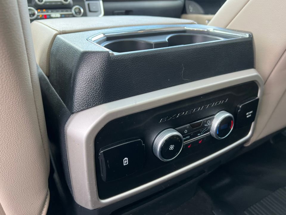 Certified 2022 Ford Expedition Limited image 40