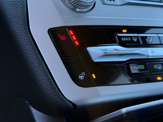 Certified 2022 Ford Explorer XLT w/ Equipment Group 202A image 19