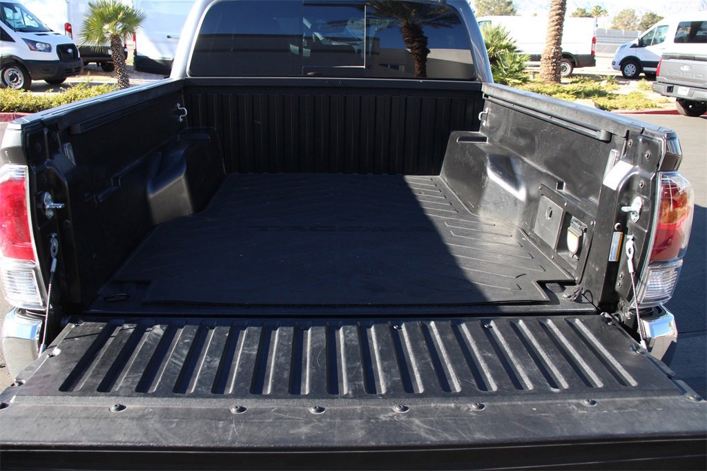 Used 2022 Toyota Tacoma TRD Off-Road image 25