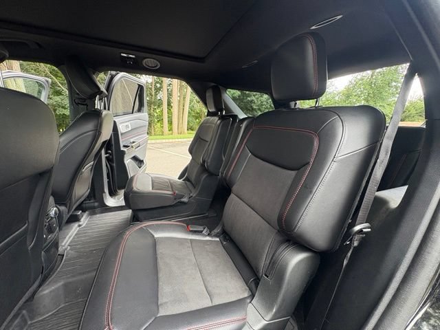 Certified 2023 Ford Explorer ST-Line w/ Class IV Trailer Tow Package AWD/4WD image 16