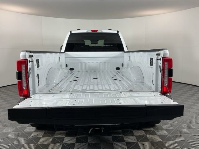 Certified 2025 Ford F450 Lariat w/ FX4 Off-Road Package image 8