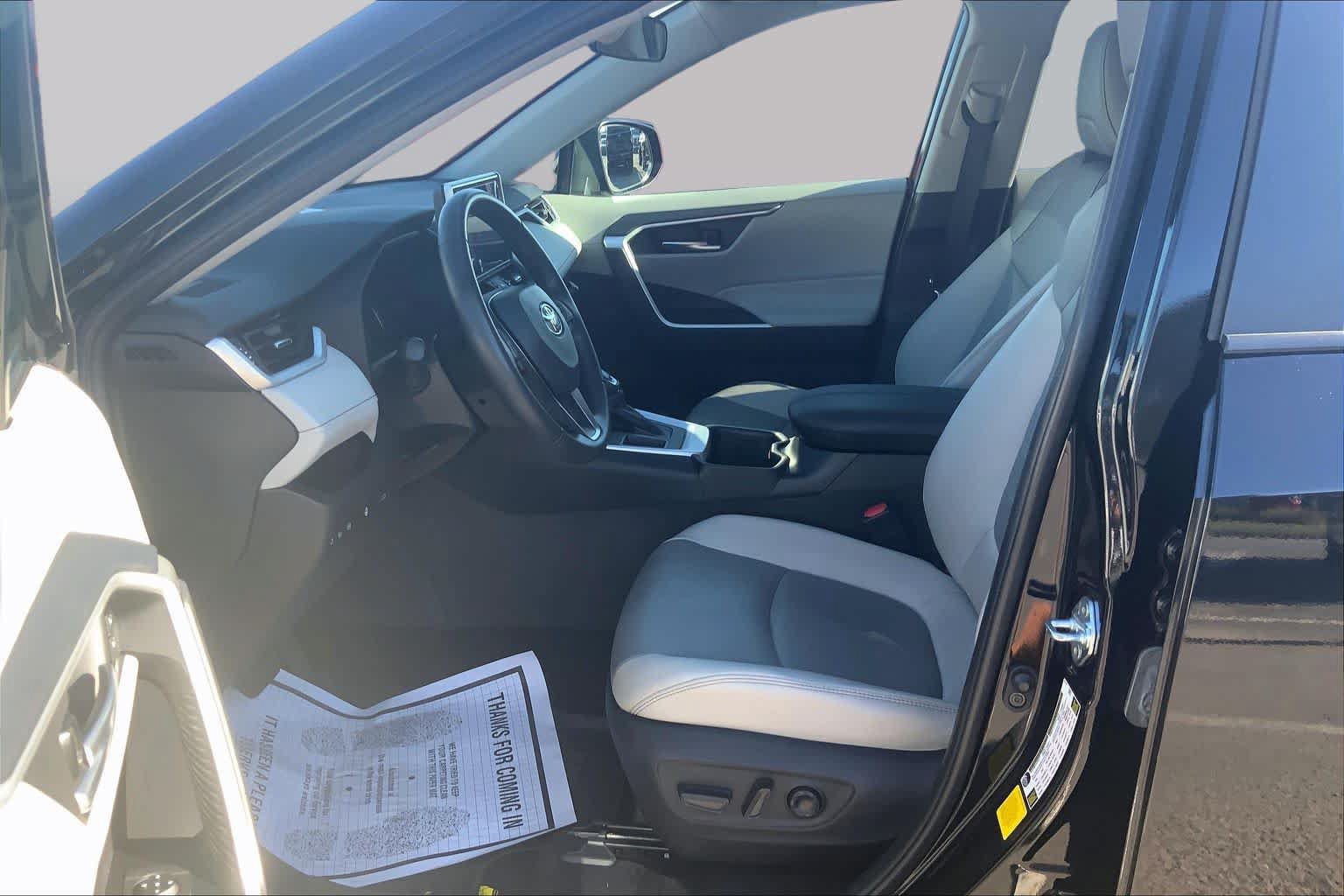 Used 2025 Toyota RAV4 XLE Premium w/ Weather Package FWD image 8