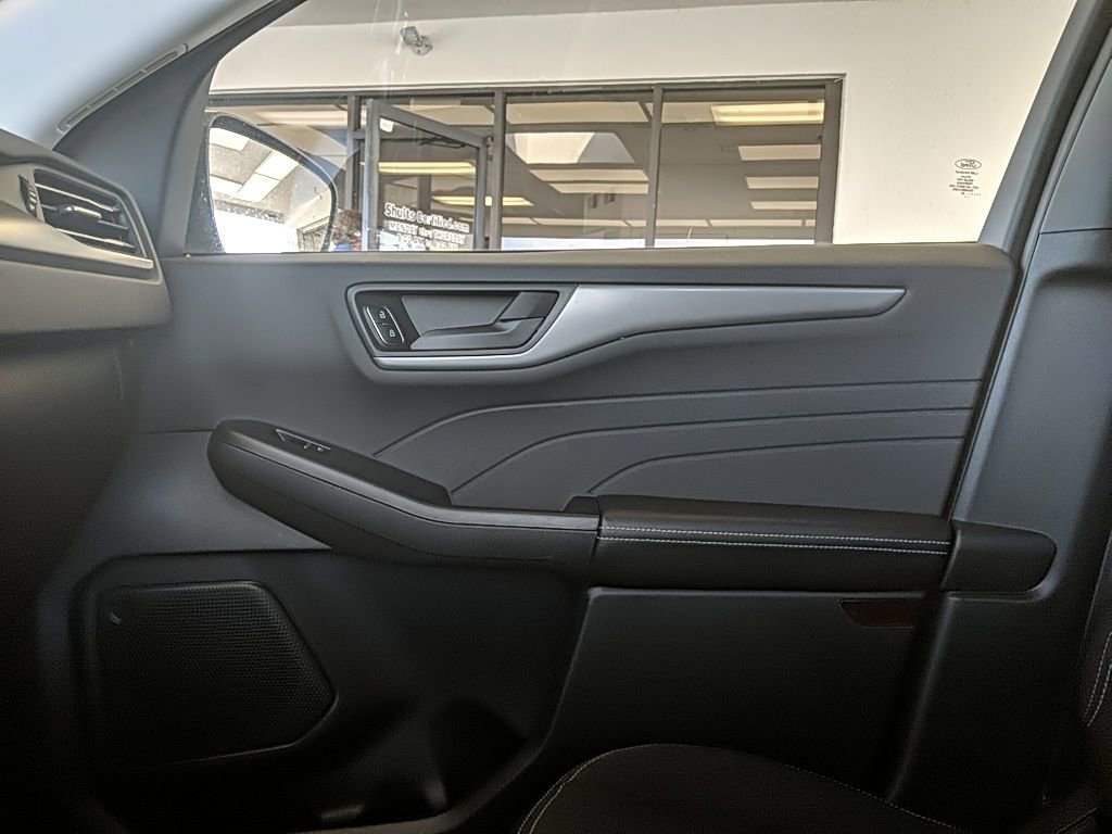 Certified 2024 Ford Escape Active AWD/4WD image 24