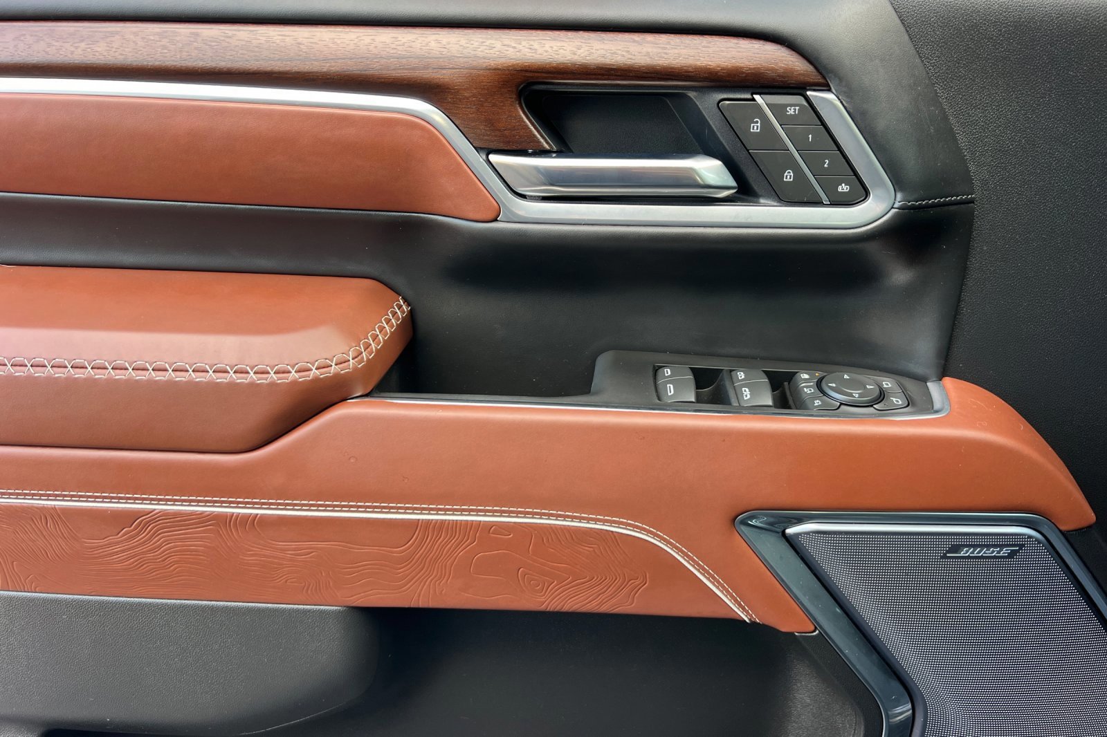 Used 2025 GMC Sierra 2500 Denali Ultimate image 10