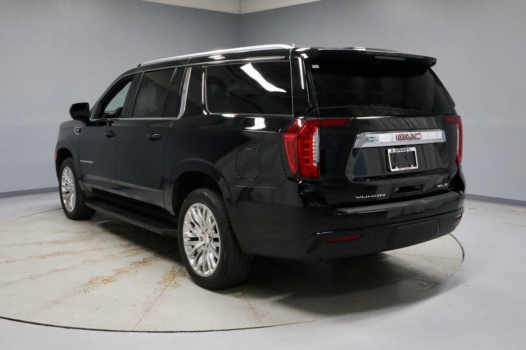Used 2024 GMC Yukon XL SLE image 3