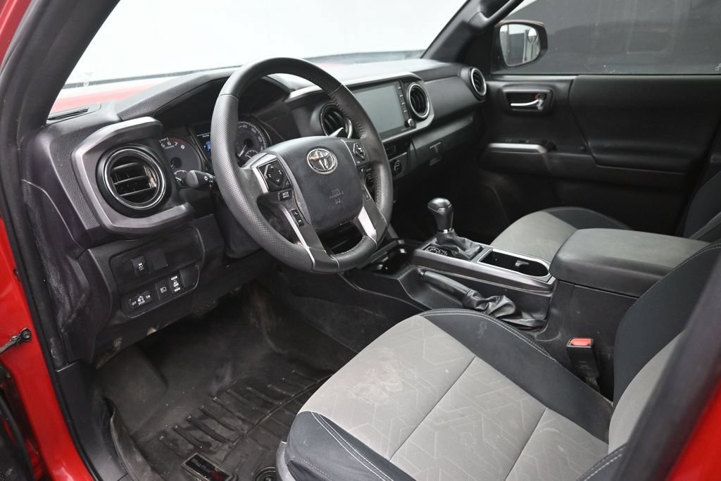 Used 2023 Toyota Tacoma TRD Off-Road w/ Technology Package AWD/4WD image 19