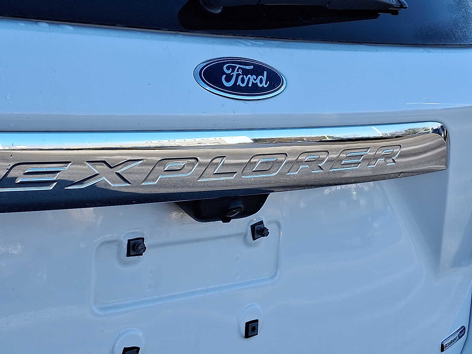 Certified 2020 Ford Explorer XLT w/ Equipment Group 202A image 33