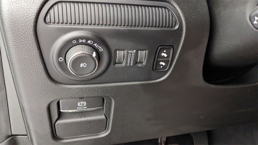 Used 2024 Jeep Wagoneer Series III image 23