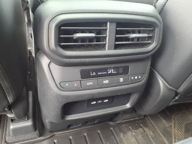 Used 2025 Honda Pilot Touring image 18