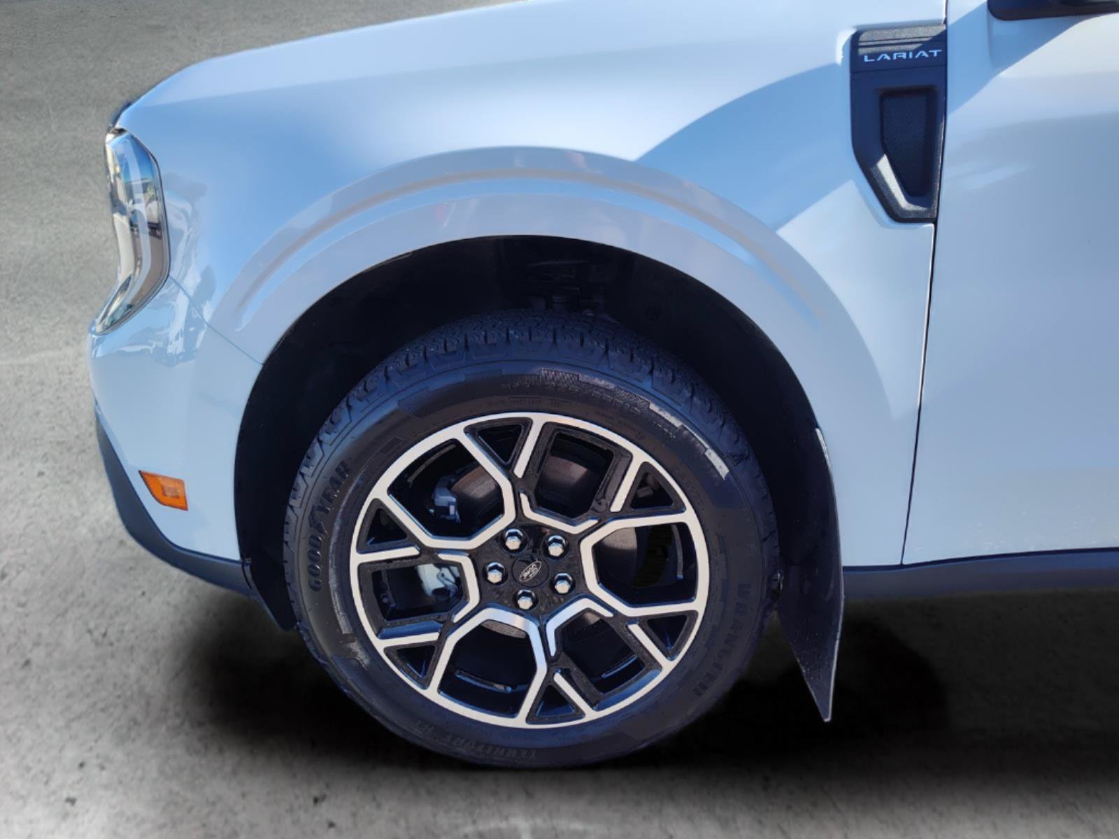 Certified 2025 Ford Maverick Lariat w/ 4K Tow Package AWD/4WD image 14