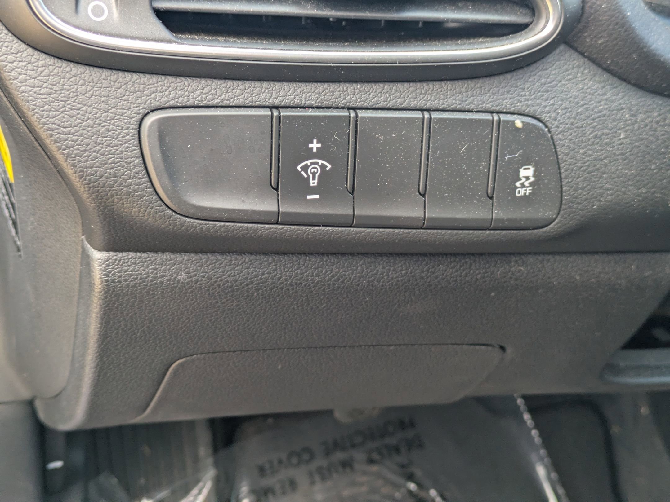 Used 2018 Hyundai Elantra GT image 13