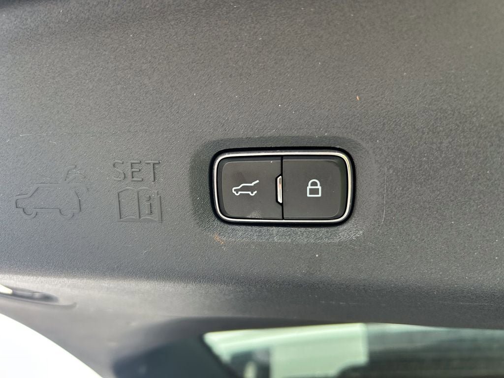 Certified 2025 Ford Expedition Active AWD/4WD image 22