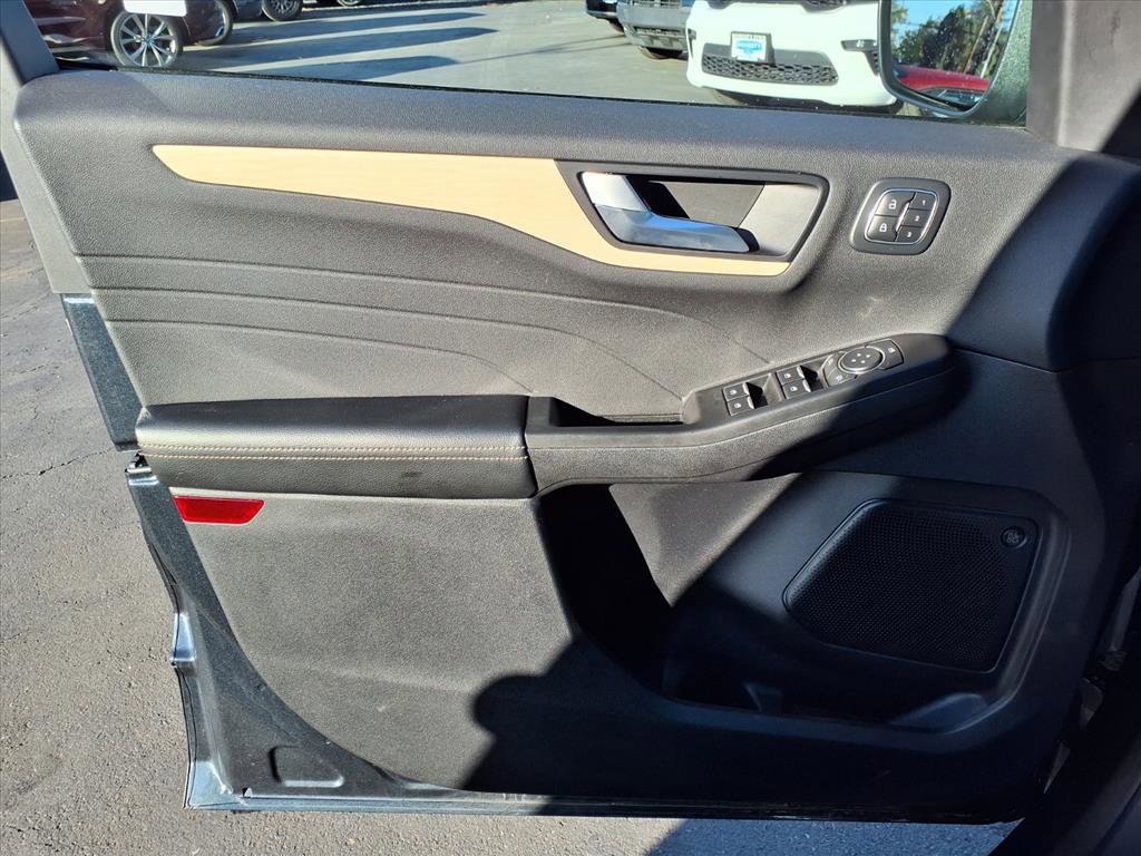 Certified 2022 Ford Escape Titanium w/ Titanium Elite Package image 15