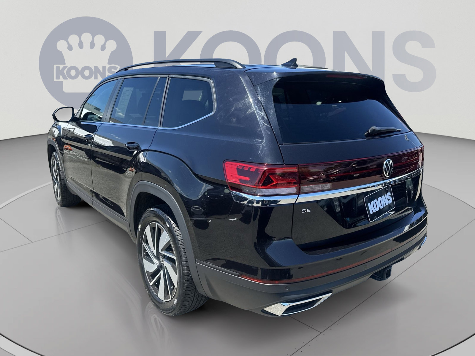 Used 2024 Volkswagen Atlas SE FWD image 14