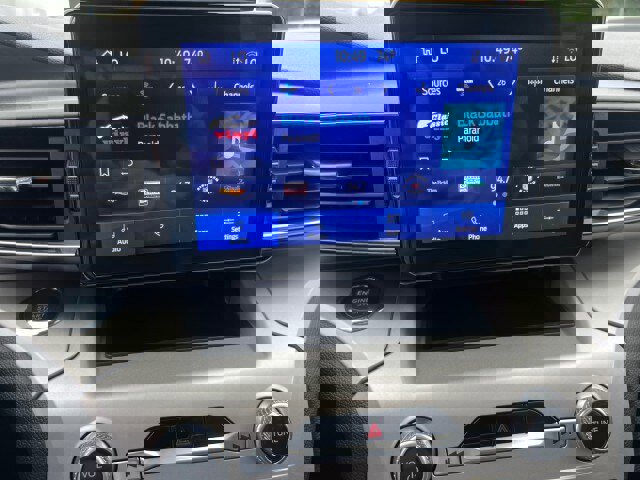 Certified 2022 Ford Explorer XLT w/ Equipment Group 202A image 14