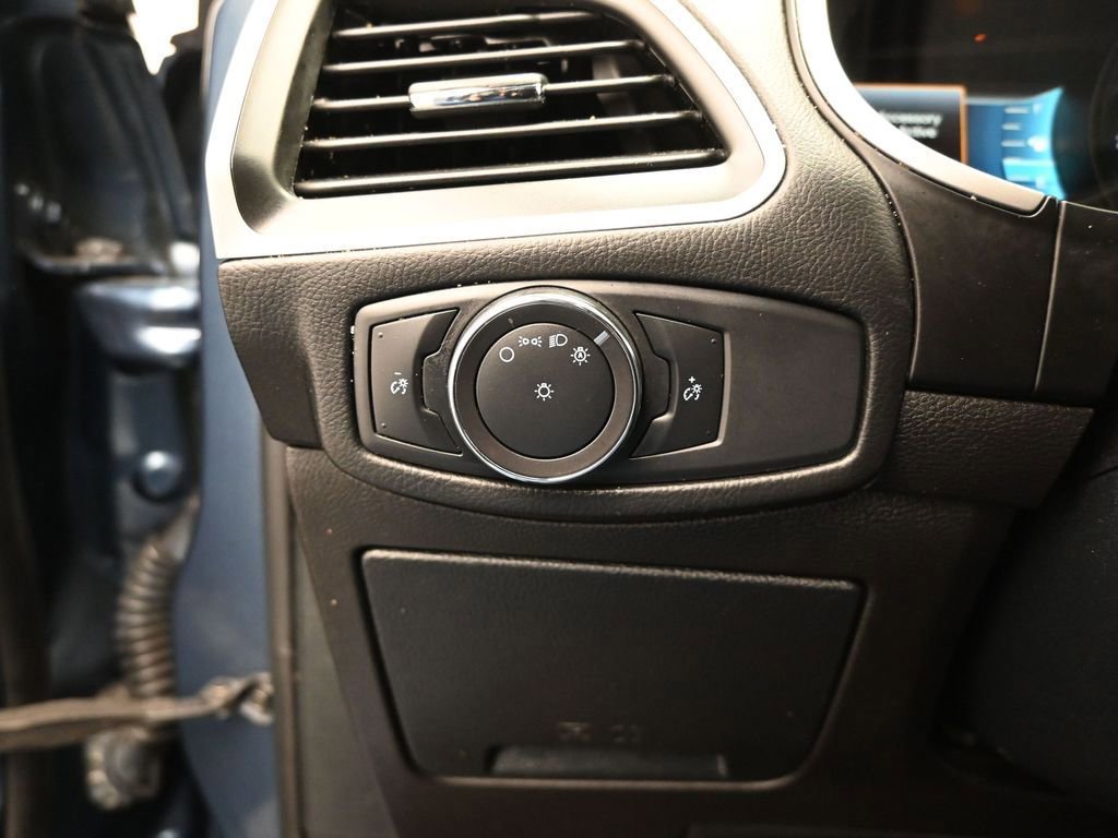 Certified 2018 Ford Edge SEL w/ Equipment Group 201A image 53