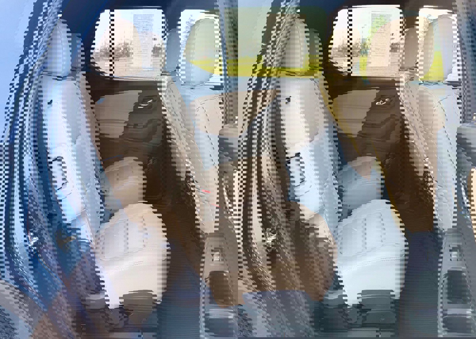 Used 2023 Chevrolet Traverse LT image 21