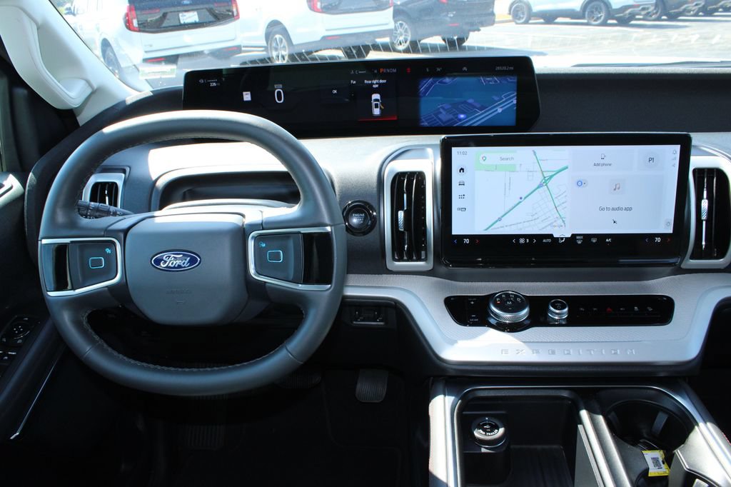 Certified 2025 Ford Expedition Active AWD/4WD image 33