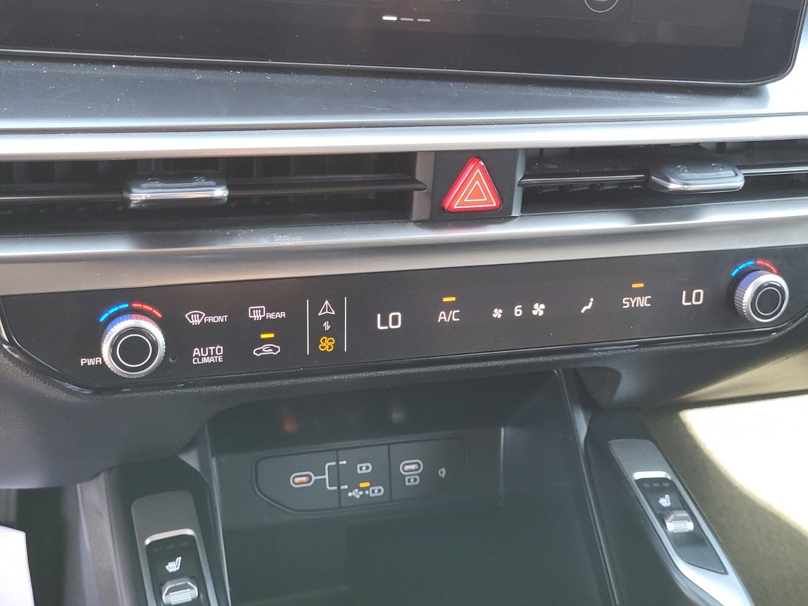 Used 2024 Kia Sorento S image 22