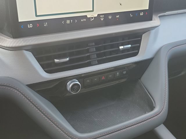 Certified 2025 Ford Explorer Active w/ Active Comfort Package RWD image 29